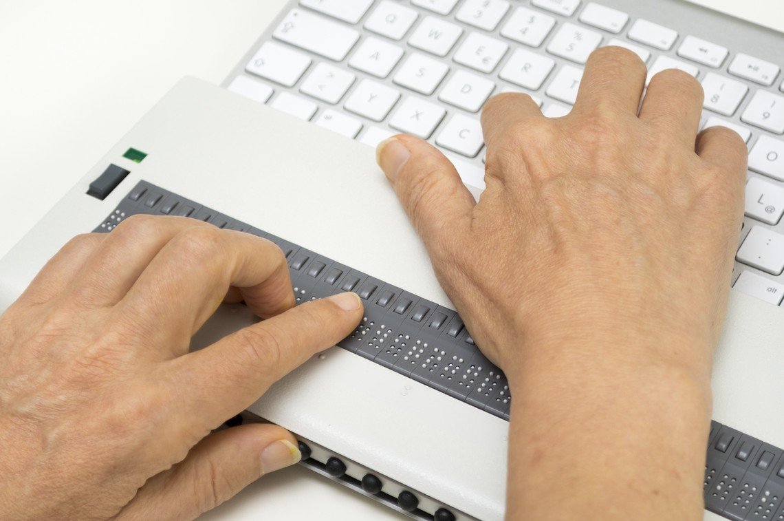 Verwendung einer Braille-Zeile für barrierefreie Websites