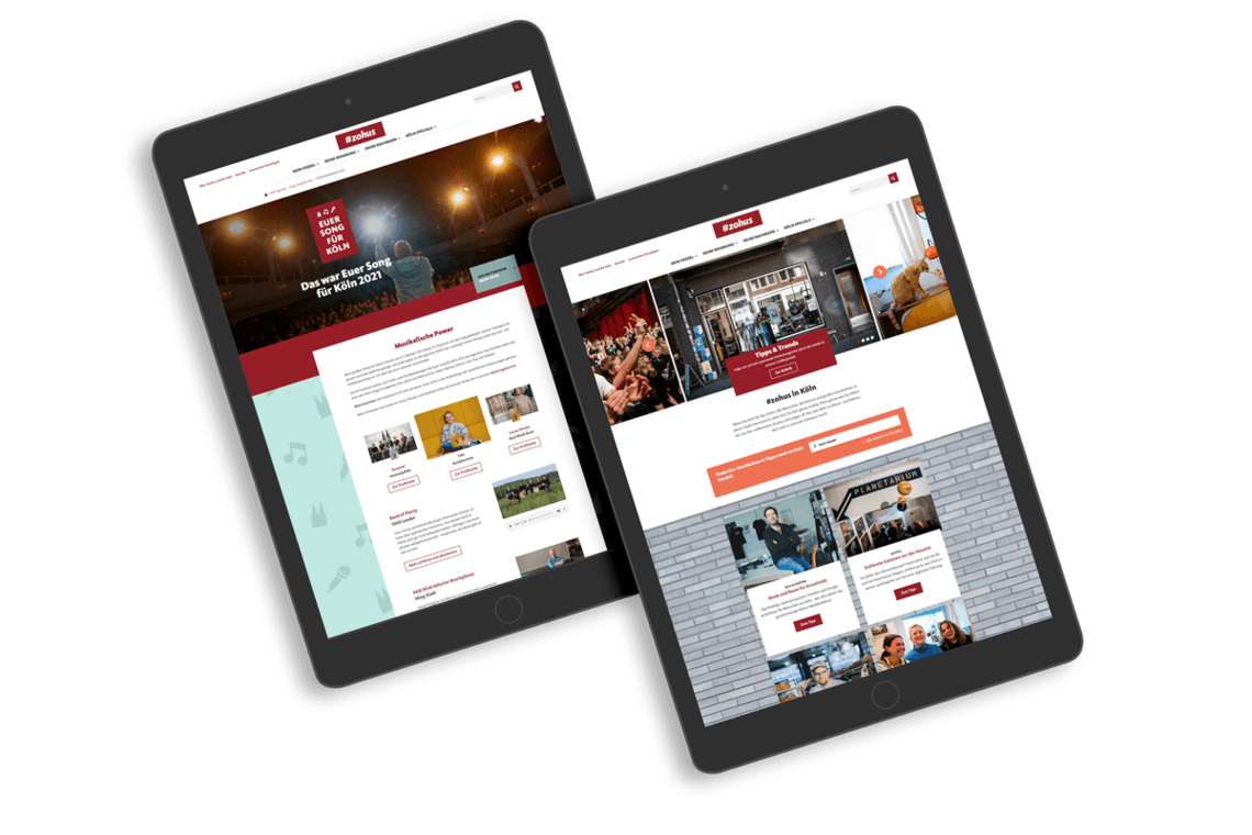 zwei Tablets zeigen zwei unterschiedliche Seiten mit Highlights der Website zohus.de