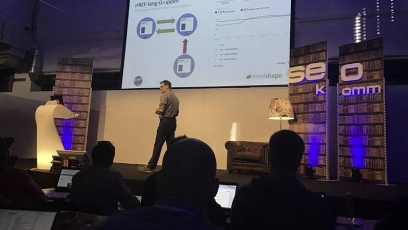 Internetagentur: Expertenwissen präsentiert auf SEOkomm